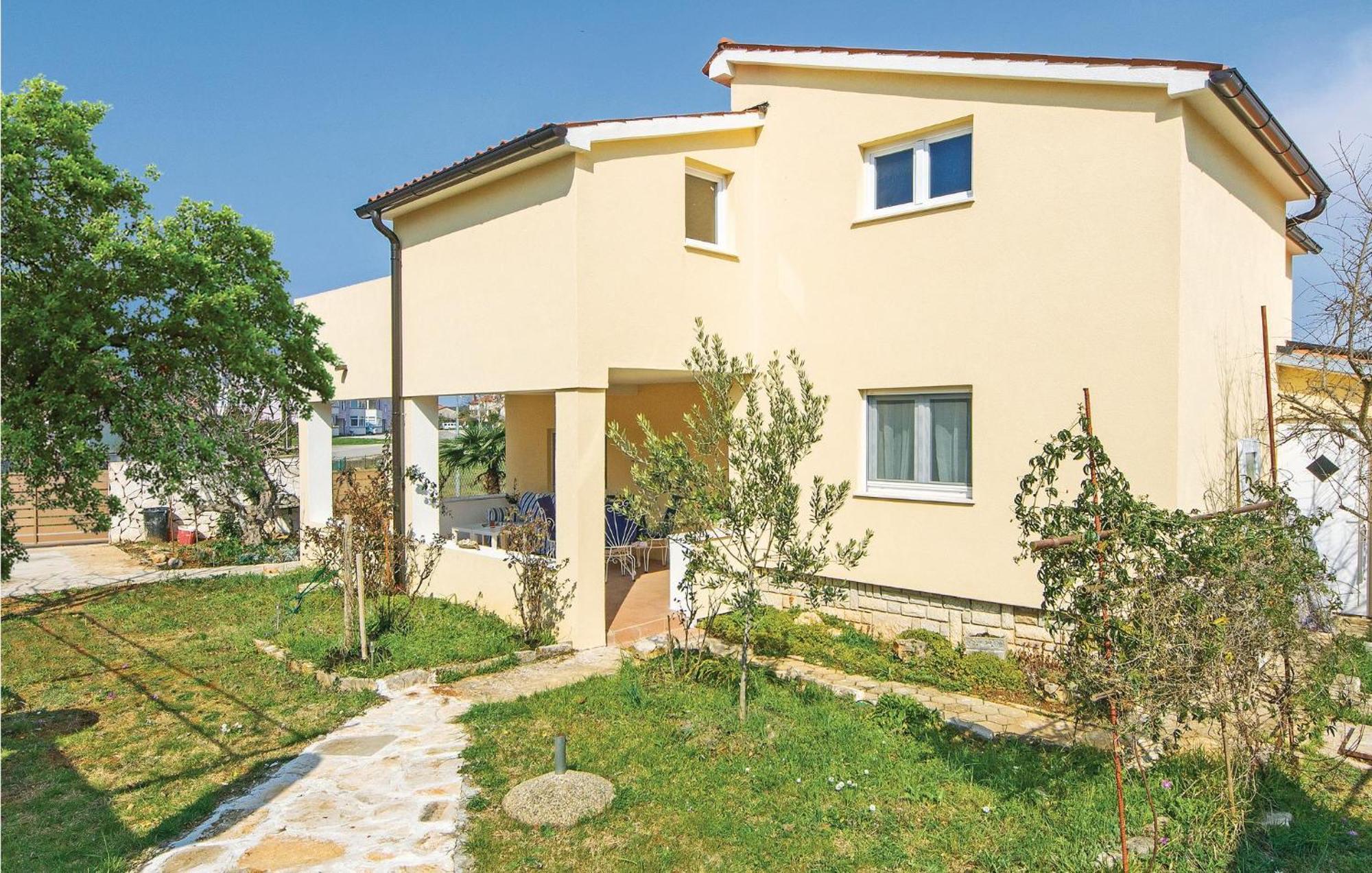 Awesome Apartment In Fazana With Wifi Exterior foto